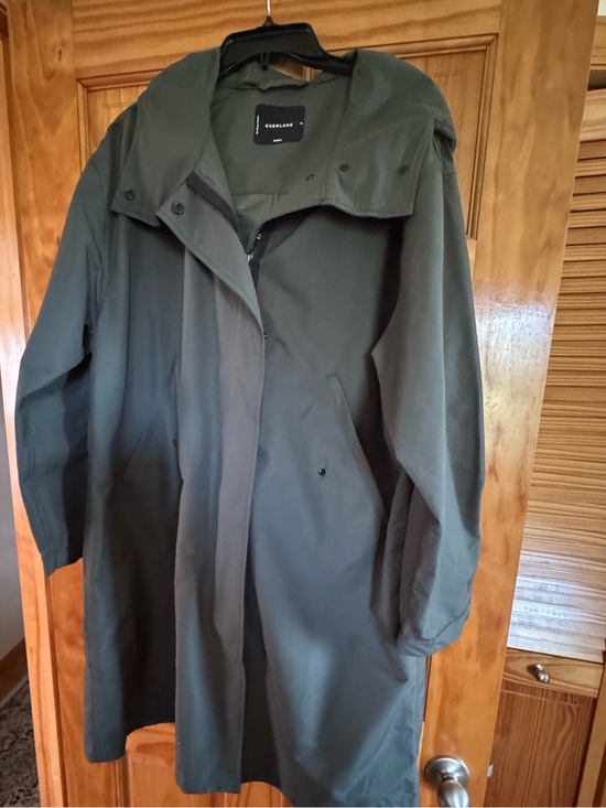 Everlane Jackets & Blazers - Everlane women’s Olive Green Hooded RainCoat